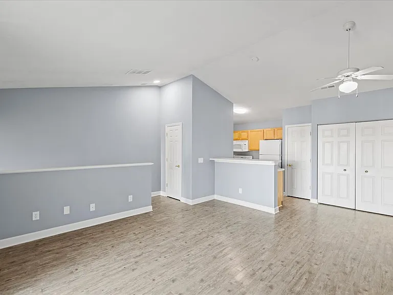 Cross Lake Apartments — Photo 33