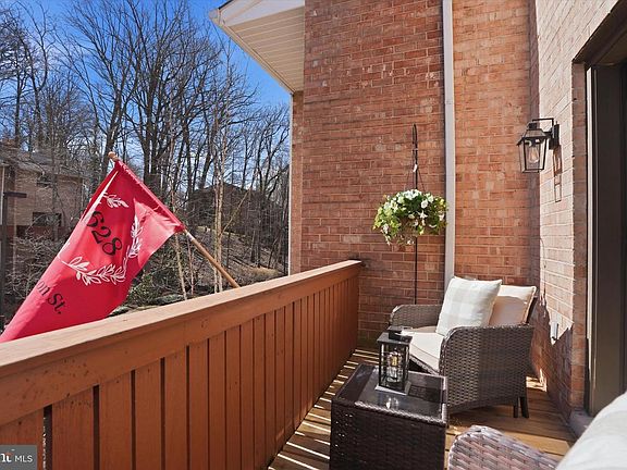 4th image of 628 N Lemon St