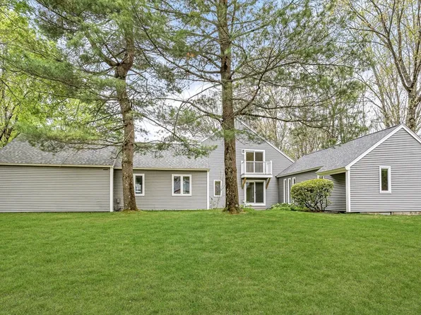 12 Steepletree Ln Unit 12, Wayland, MA 01778