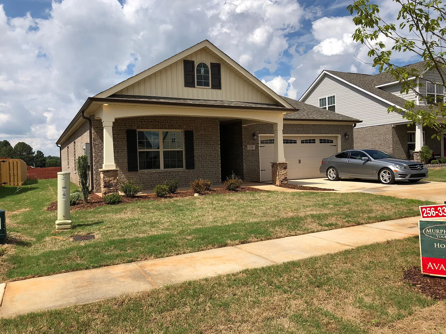 3 bed, 1978 sqft, $1,900 — Photo 1