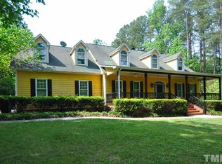 701 Wooded Lake Dr, Apex, NC 27523