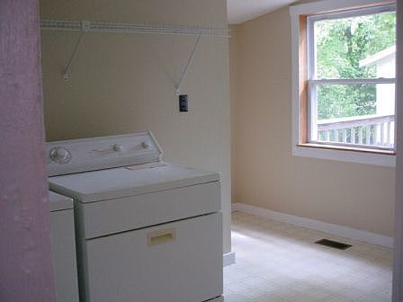 5th image of 1231 S Fess Ave