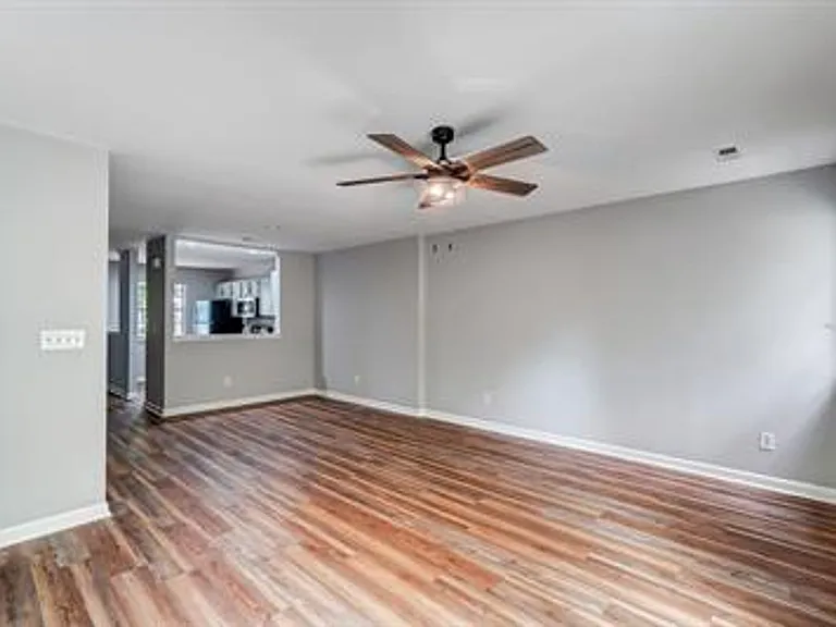 3821 Mosscroft Ln — Photo 22