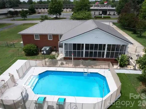 3117 Smith Farm Rd, Matthews, NC 28104