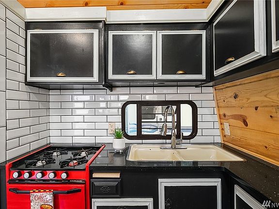 5th image of 5920 200th St SW Unit 16