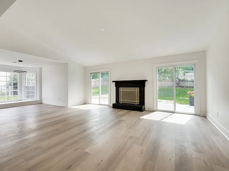 520 Riverview Dr — Photo 9