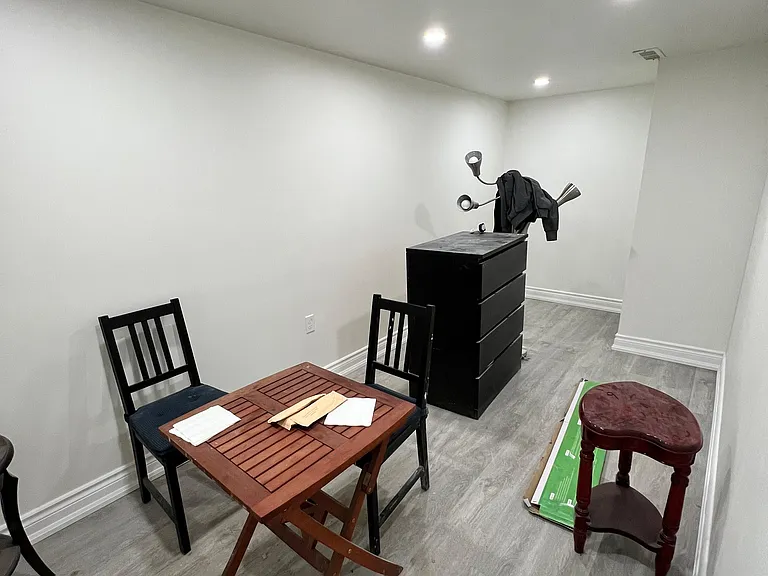 91 Kingslake Rd #BASEMENT — Photo 11