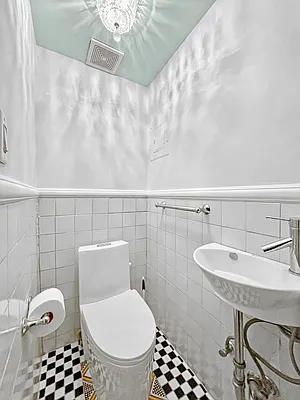 Rented by Douglas Elliman | media 24