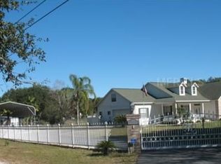 2810 Sunny Point Ln, Plant City, FL 33565