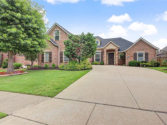 3rd image of 4312 W Woodview Dr
