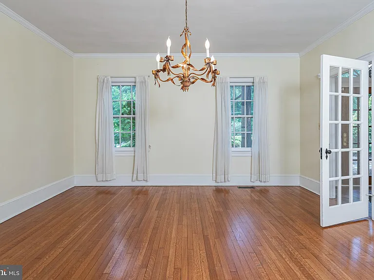 254 Jefferson Rd — Photo 12