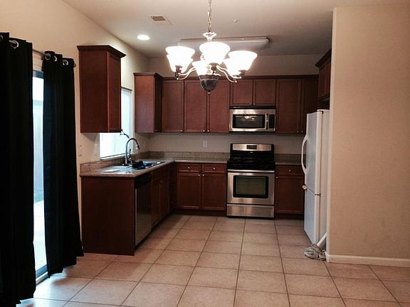 3rd image of 422 N Loma Dr