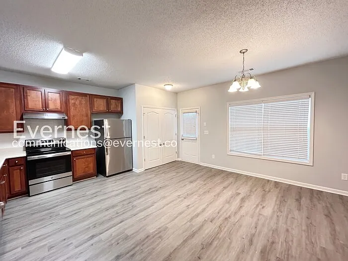 8640 Thomas Ln — Photo 7