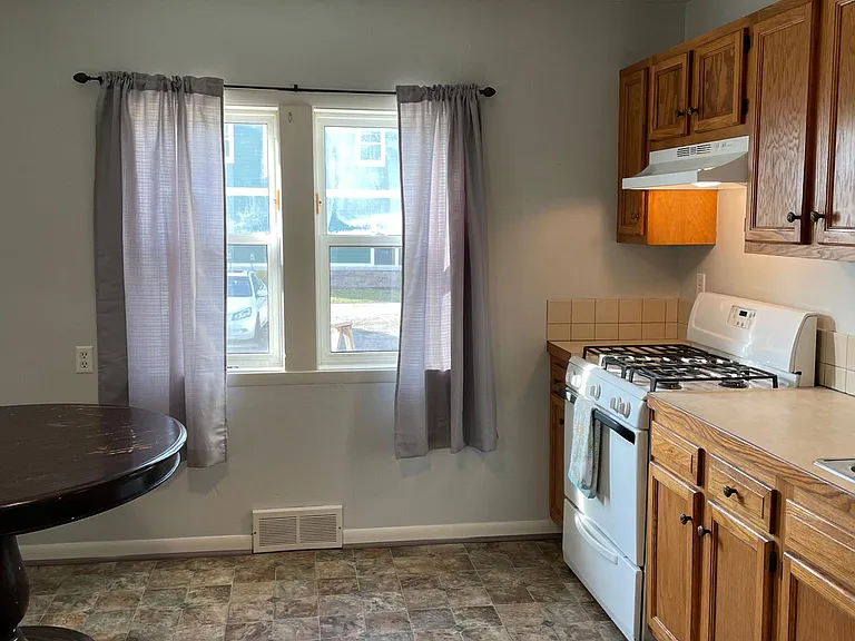 1135 Tamarack Ave NW #1 — Photo 8