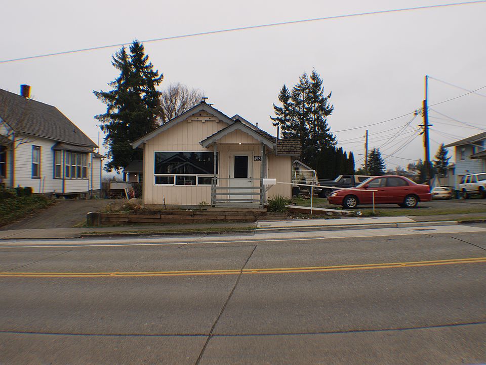 2nd image of 4927 N Pearl St