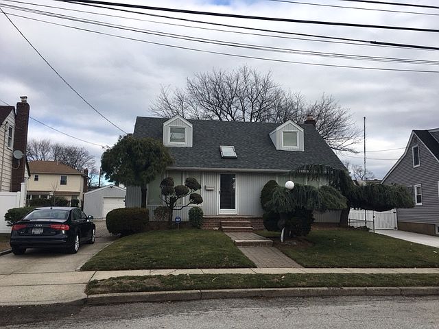 1st image of 9 Waterbury Ct