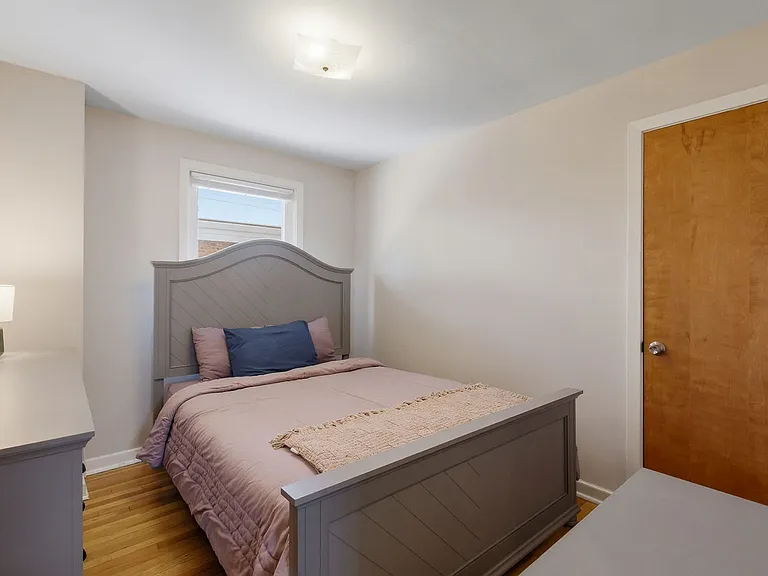 1512 Mulford St — Photo 4