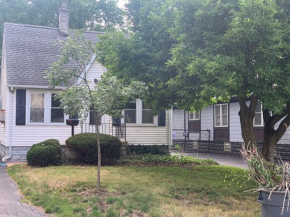 4th image of 125 SE Circle Dr