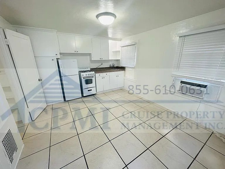 120 N Palmway — Photo 13