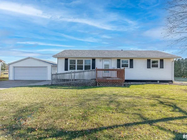 1325 14th St, Orion, IL 61273