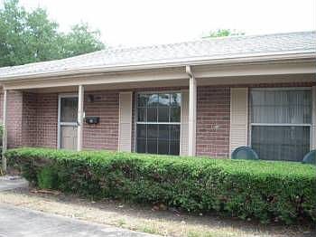 3rd image of 914 84th Ave N