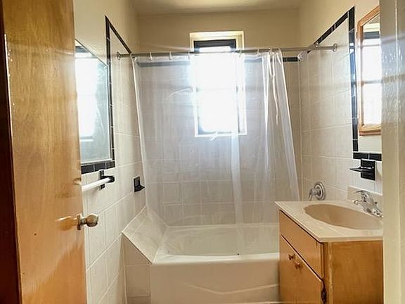 4th image of 9010 149th St APT 1B