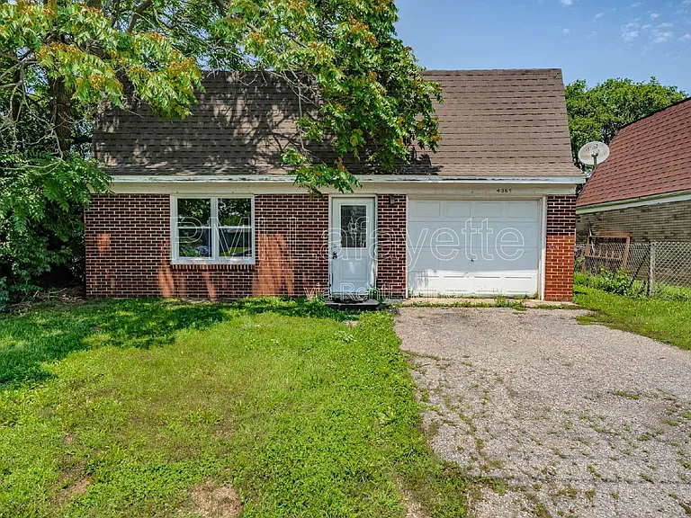 436 Lamplighter Ln — Photo 1