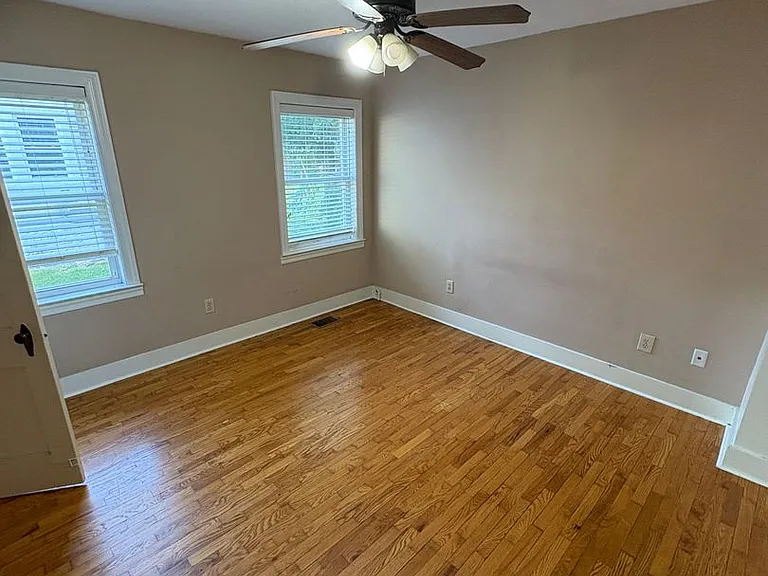710 Cabell Dr — Photo 22