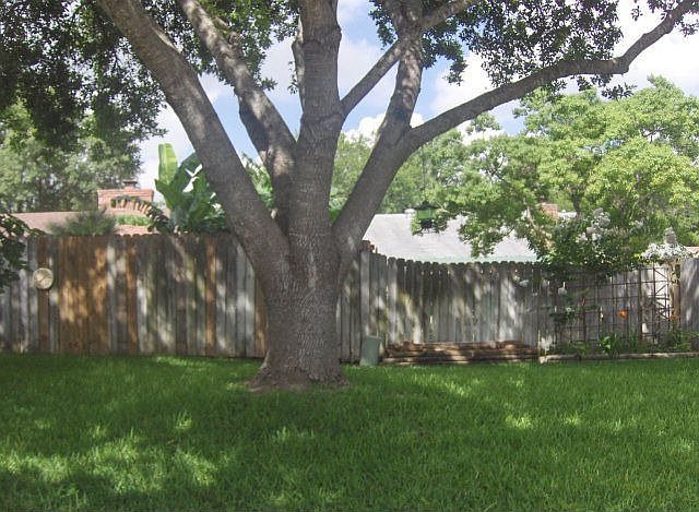 2nd image of 5001 Crestwood Dr