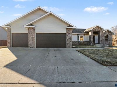 5201 E Quincey St, Sioux Falls, SD, 57110