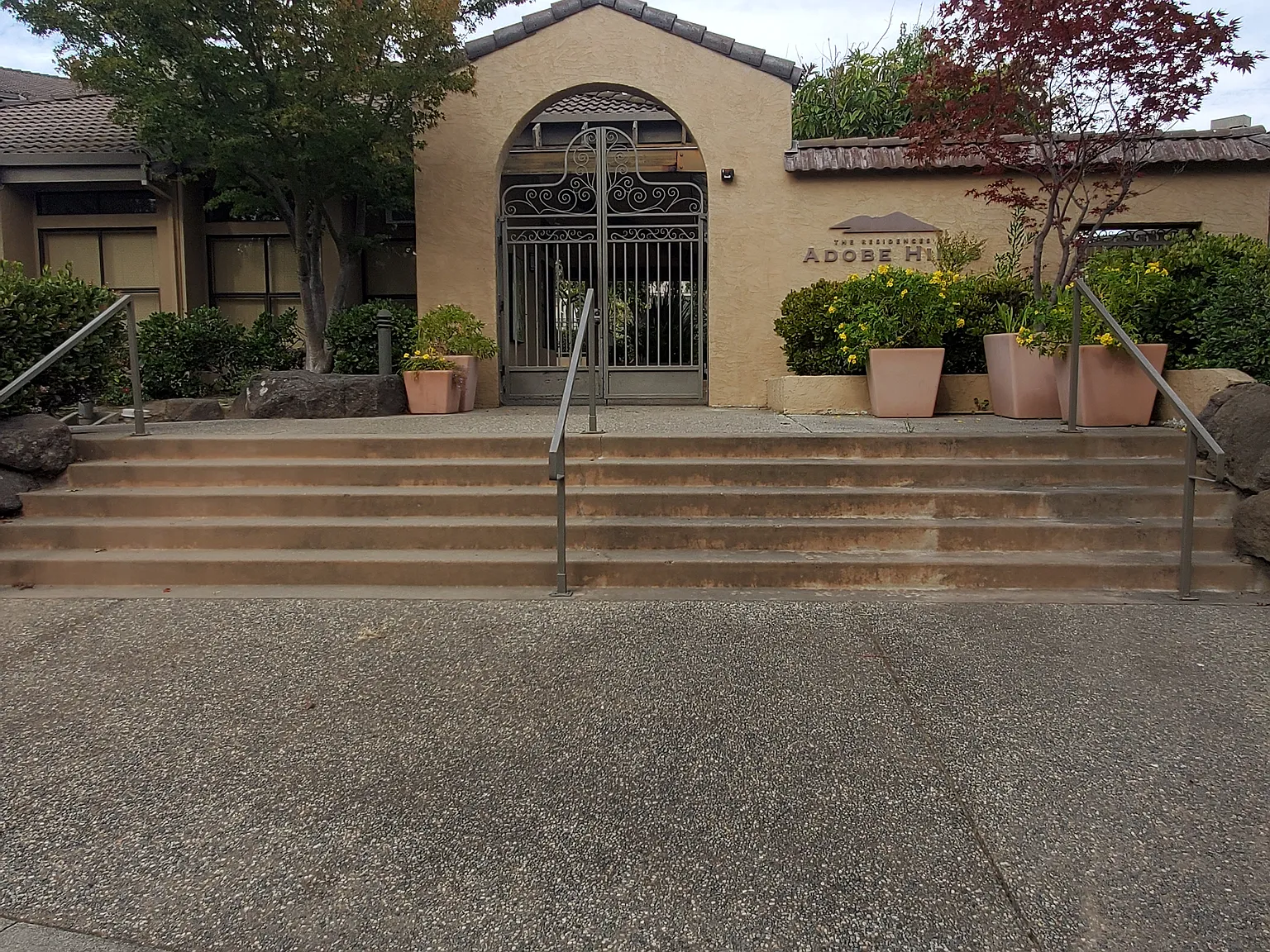2 bed, 857 sqft, $2,850 — Photo 1
