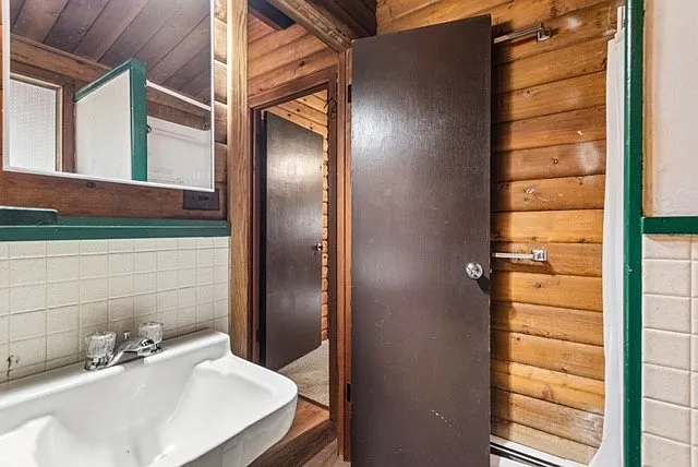 1285 Riverside Dr — Photo 29