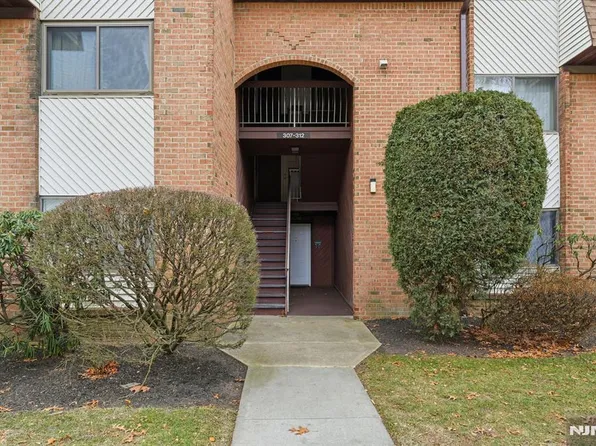 307 Edison Glen Ter #307, Edison, NJ 08837