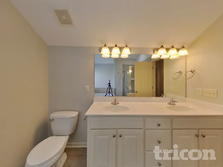 725 N Alder St — Photo 9