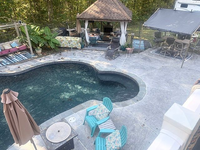 2nd image of 6402 Woodside View Dr