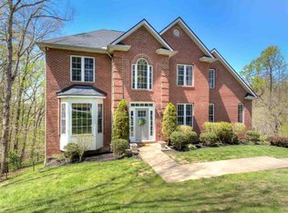 71 Stoneridge Dr, Hurricane, WV 25526