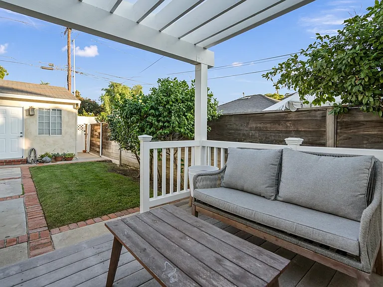 423 Pomona Ave — Photo 29