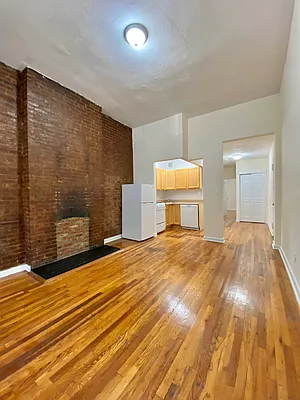 Rented by Waverly Realty Associates | media 17