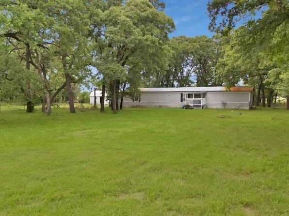 14285 Clark Ln, Wills Point, TX 75169