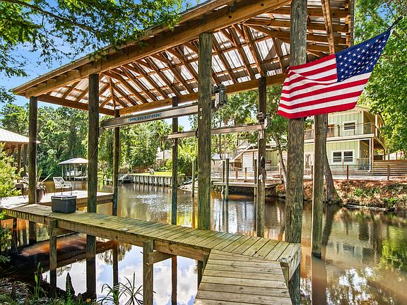 5th image of 349 Little Canal Dr