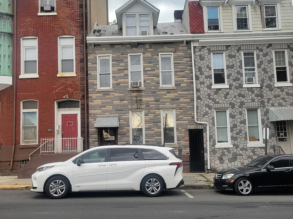 29 S 9th St #1