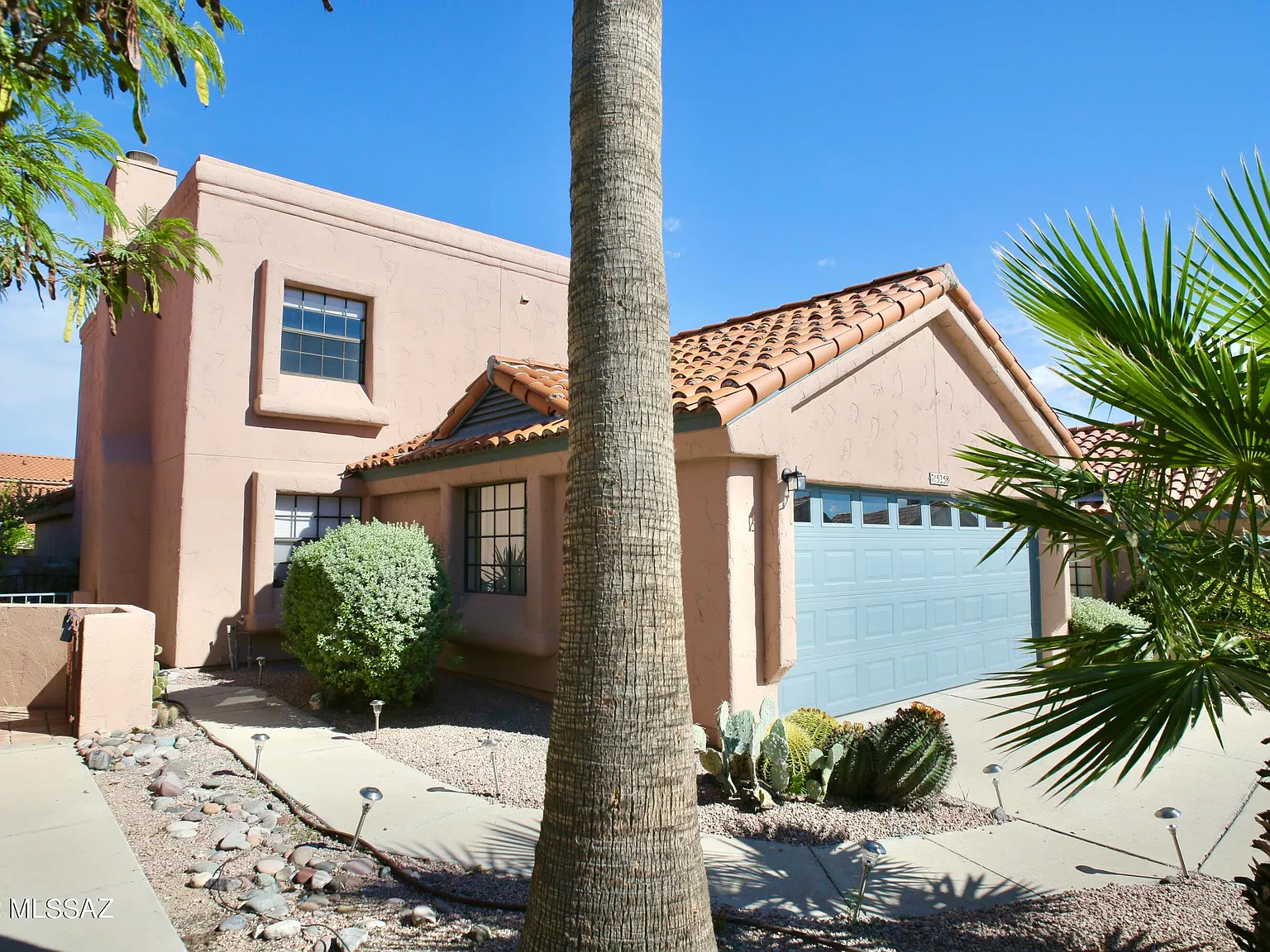 2 bed, 2.0 bath, 1892 sqft, $2,300 — Photo 4