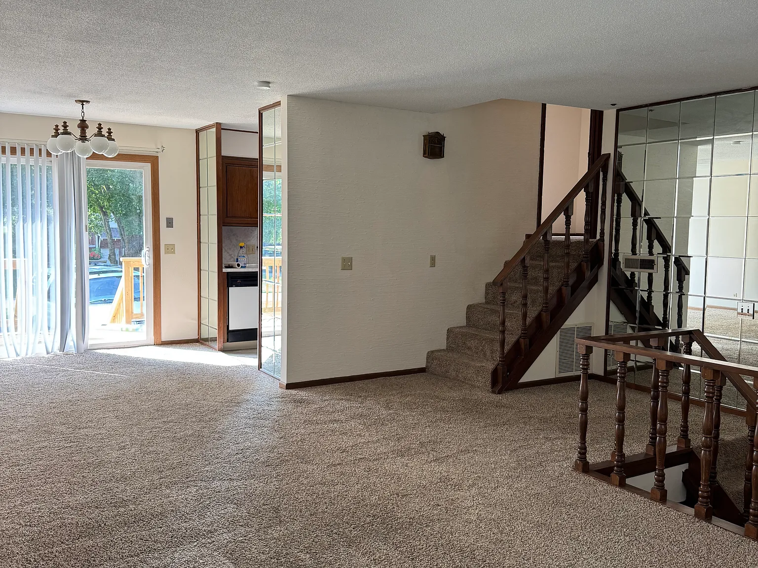 2702 Melrose Ln — Photo 4