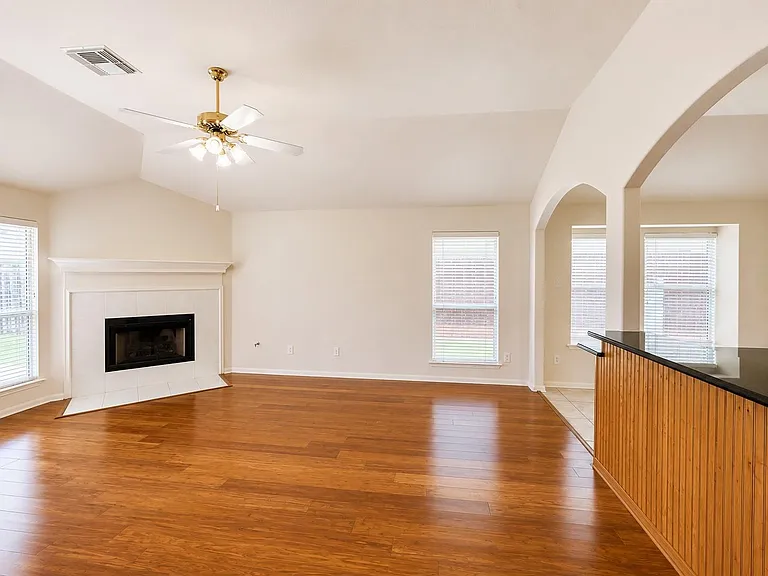 20410 Nelva Park Ct — Photo 23