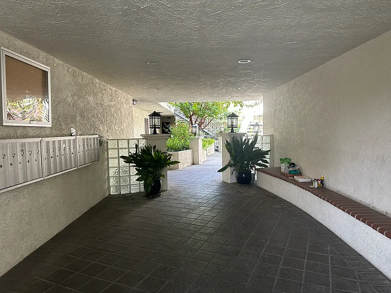 1741 Granville Ave #206 — Photo 4