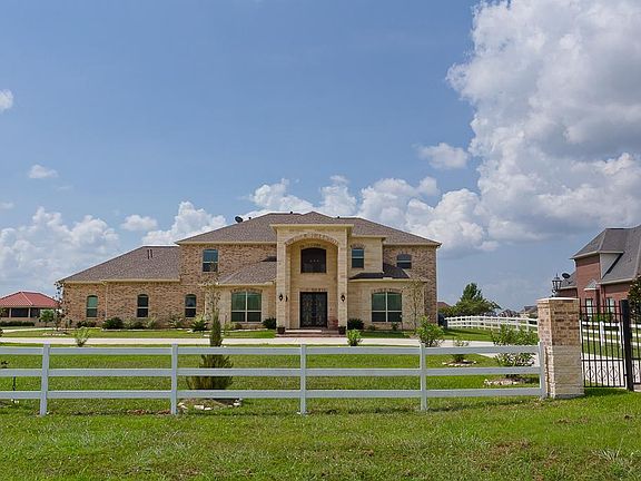 2nd image of 5910 Sagamore Bay Ln