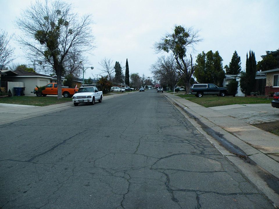 2nd image of 5947 66th St