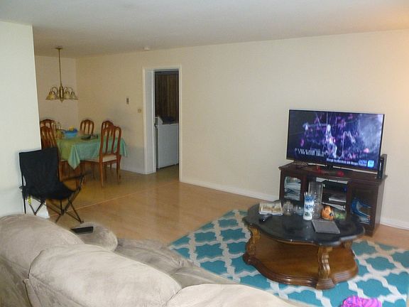 3rd image of 221 Barcliffe Ln Unit 221