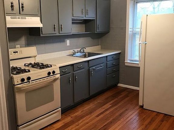 3rd image of 9511 Bataan Dr