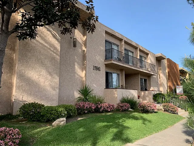 Devonshire Apts — Photo 1